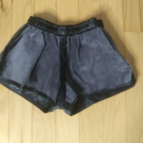 Black leather shorts small elastic waist small - Picture 5 of 11
